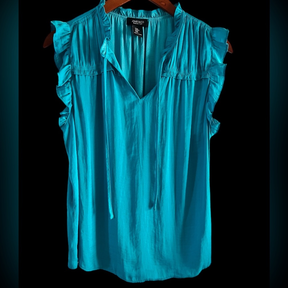 Jones New York Turquoise Size M Top, Tie Front. NWOT